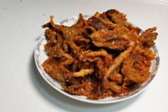 干炸蘑菇怎么做酥脆好吃,轻松炸出香酥可口的干炸蘑菇
